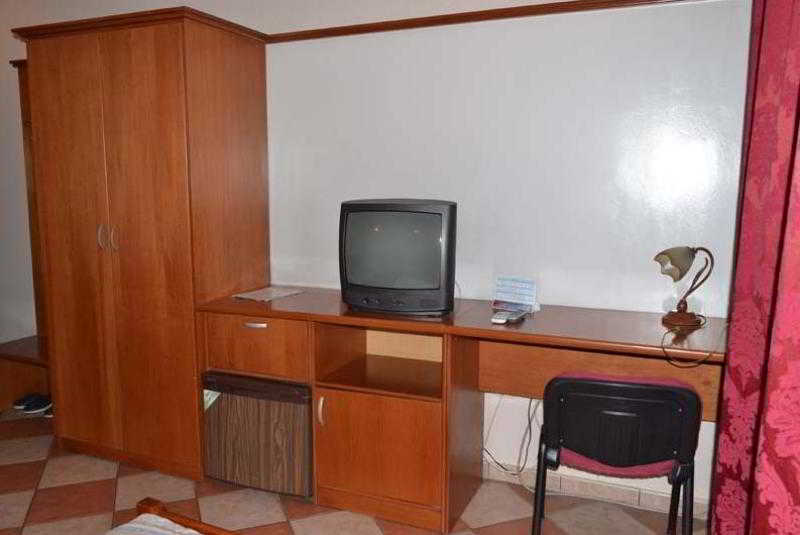 Lugano Hotel Tiranë Ngoại thất bức ảnh