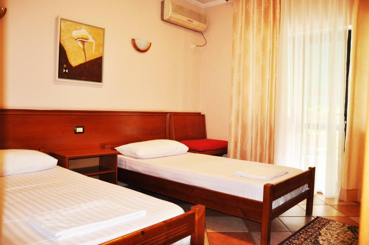 Lugano Hotel Tiranë Ngoại thất bức ảnh